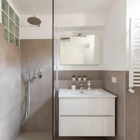 Iflat Elegant In 18th Century Palace Apartment *