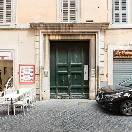 Iflat Elegant In 18th Century Palace Apartment
