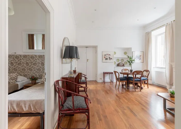 Iflat Elegant In 18th Century Palace Roma